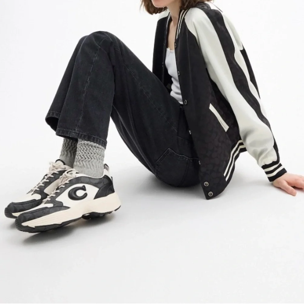 NWT Coach Black and White C275 Tech lady’s Runner Sneaker Signaturesize 9.5B